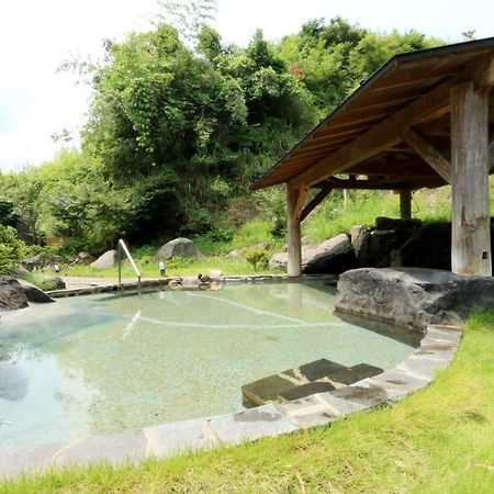 Отель Usuki Yunosato Saiki Экстерьер фото